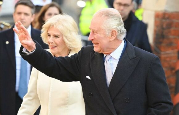 A Sustainable King! Charles Reveals Hole in Sock During Mosque Visit: Pic