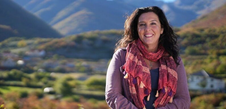 Bettany Hughes talks about the day she toasted the Queen with a tribe