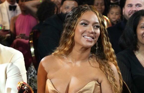 Beyoncé Arrives Fashionably Late to the Grammys in a Plunging Corset Gown
