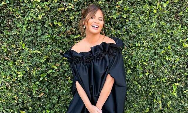 Chrissy Teigen Flashes Her Abs Two Weeks After Giving Birth to Third Child
