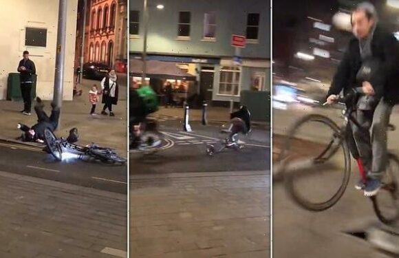 Cyclist performs dangerous stunt before smashing into Deliveroo worker
