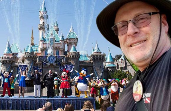 Disneyland Fan Breaks Guinness Record with 2,995 Consecutive Visits To Theme Park