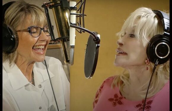 Dolly Parton Sings Duet With Olivia Newton-John On 'Jolene'