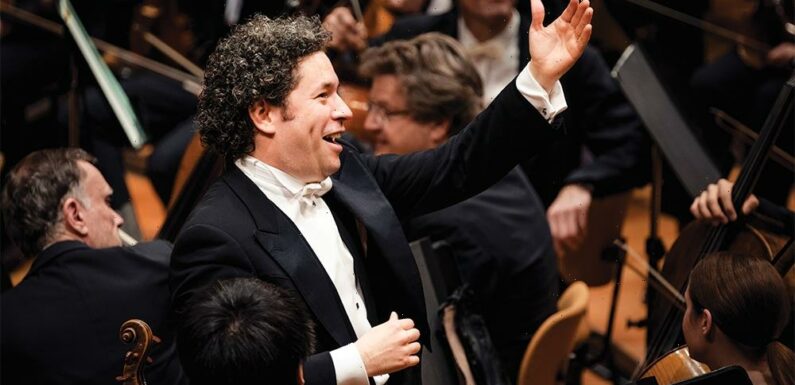 Gustavo Dudamel to Leave L.A. for New York Philharmonic Orchestra in 2026
