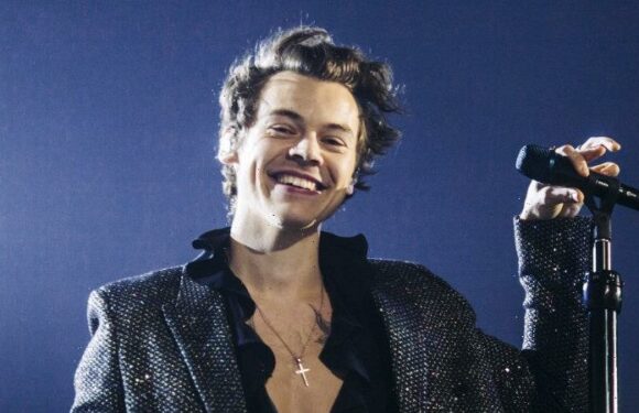 Harry’s house all smiles and style in scorching Perth set