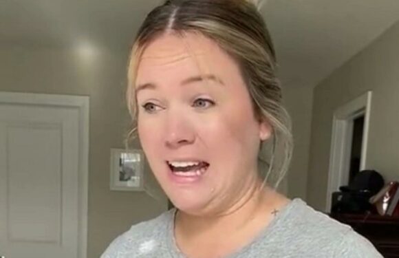 I’m a waitress & customers always do 3 annoying things…stop swapping tables & grabbing drinks from our trays for a start | The Sun