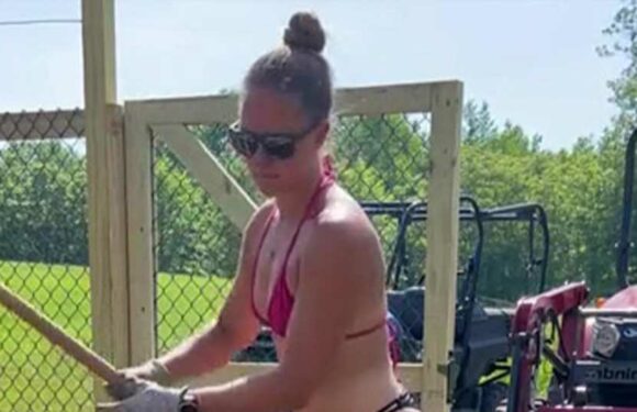 I'm a 150lb country-life-loving golf girl – people offer to be my farm hand when they see how I work on my 40 acres | The Sun