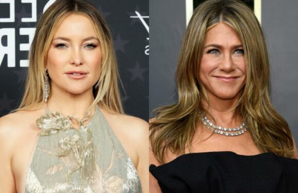 Jennifer Aniston & Kate Hudson Are Fans of This Sustainable Fashion Brand That Shoppers Say Has the ‘Perfect White Tee’