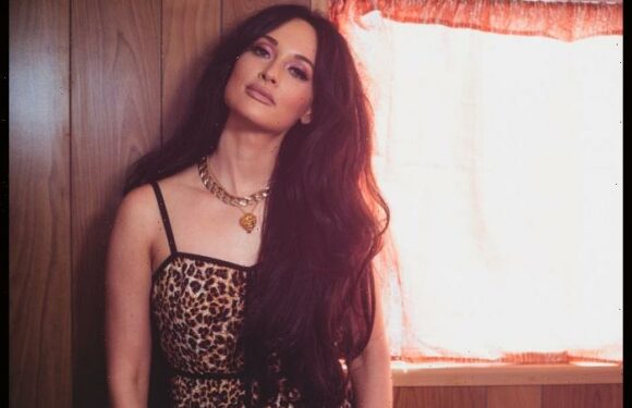 Kacey Musgraves To Pay Tribute To Loretta Lynn At 2023 Grammys