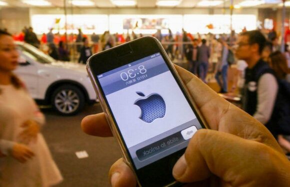 Lucky Karen sells ‘ancient’ 2007 Apple iPhone for whopping £56,000 at auction