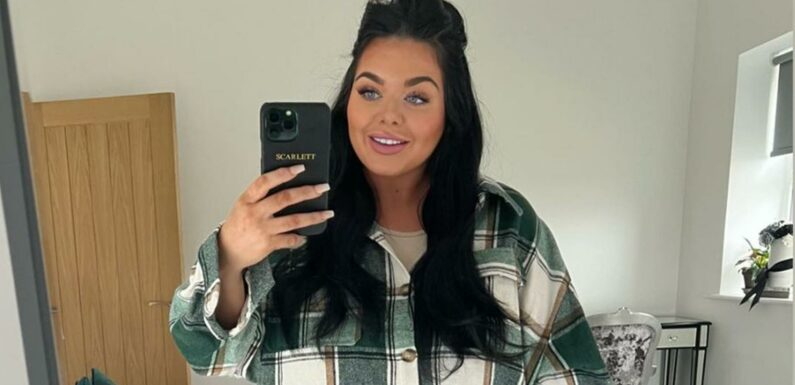 Pregnant Scarlett Moffatt hides her bump in oversized shirt as she ditches jeans | The Sun