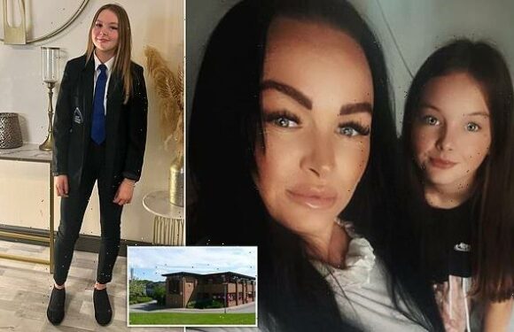 School 'told girl, 15, to cover ANKLES as they're sexually attractive'