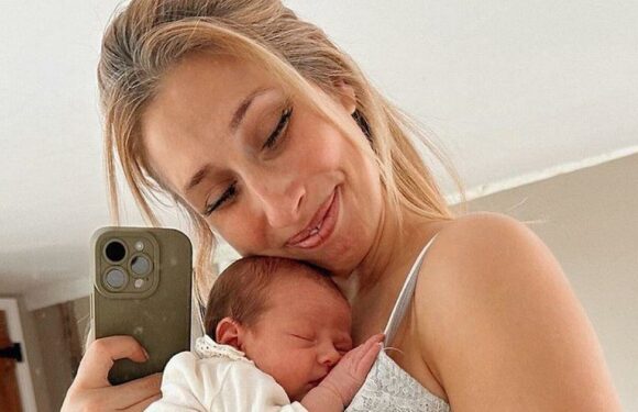 Stacey Solomon shows off daughter Belles beautiful eyes in adorable new snap
