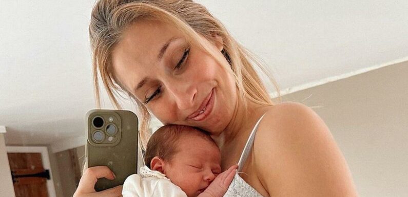 Stacey Solomon shows off daughter Belles beautiful eyes in adorable new snap