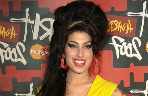 Top talent-spotting exec fired after affair with young pop starlet