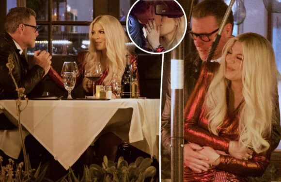 Tori Spelling and Dean McDermott have PDA-filled Valentines Day date