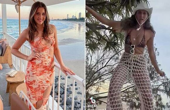 Traveller claims she was 'kicked out' of an island pub for her outfit