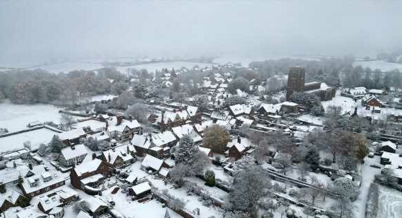 UK cold weather alert as temperatures plummet and Met Office issues snow update