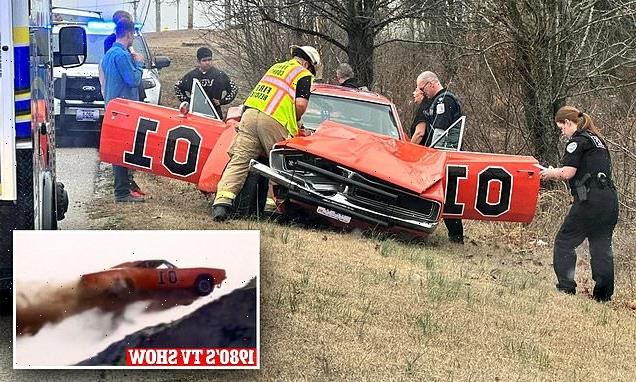 Vintage  Dodge Charger used for Dukes of Hazzard TV show crashes