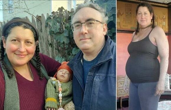 Woman gives birth to her first child at AGE 52