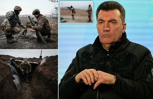 'Russia is preparing for maximum escalation', Ukraine warns