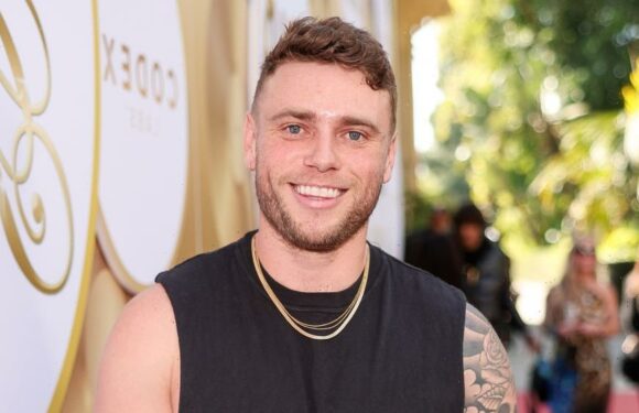 ‘80 for Brady’ Cut Out Gus Kenworthy’s Gay Kiss Scene (EXCLUSIVE)