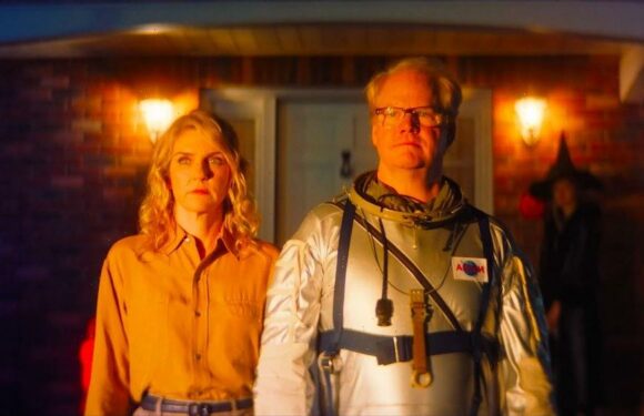 ‘Linoleum’ Review: The Final Twist Justifies Almost Everything That Distracts or Impedes This Hard-to-Describe Drama