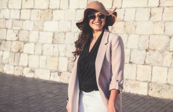 13 Best Blazers for Larger Busts That Will Flatter Your Figure