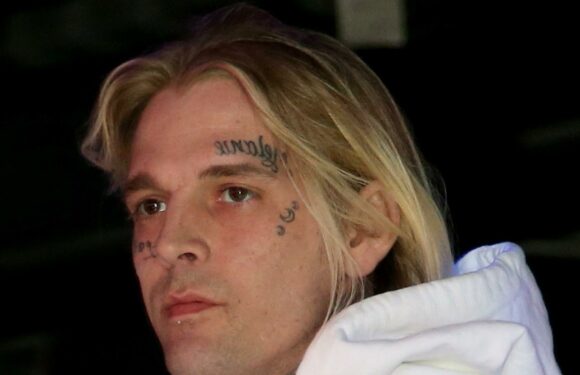 Aaron Carter's Mom Says Police Missing Clues in Death Scene Photos