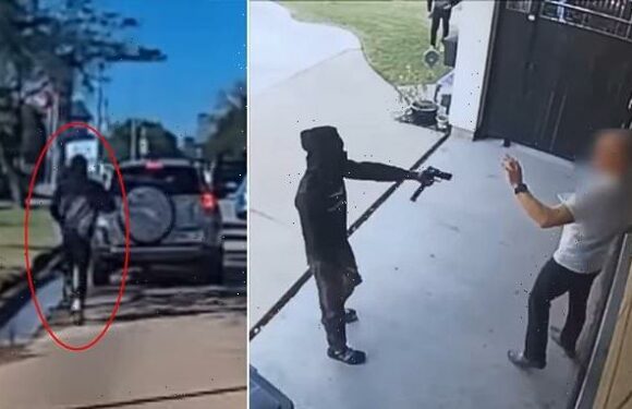 Carjackers fail to take Houston man's car at gunpoint