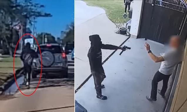 Carjackers fail to take Houston man's car at gunpoint