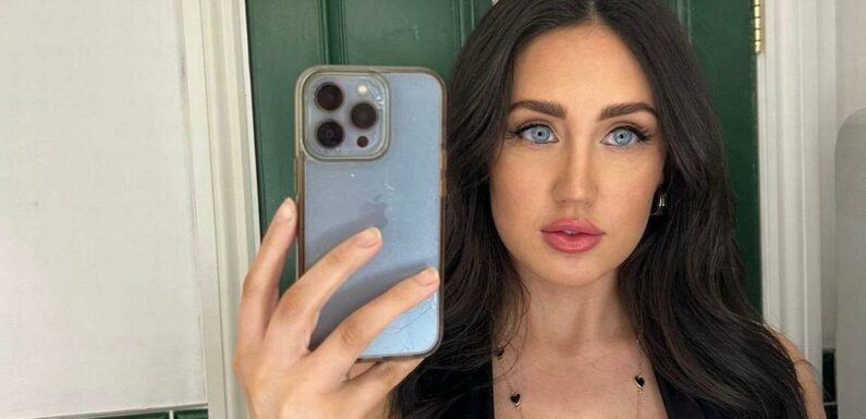 Costa Coffee barista quits to be Megan Fox double earning £25k from sexy pics