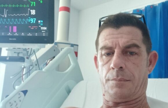 DIY doctor goes blind and nearly dies after cracking his own neck every day