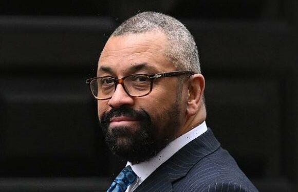 Foreign Secretary defends opposition to plans for migrant centre