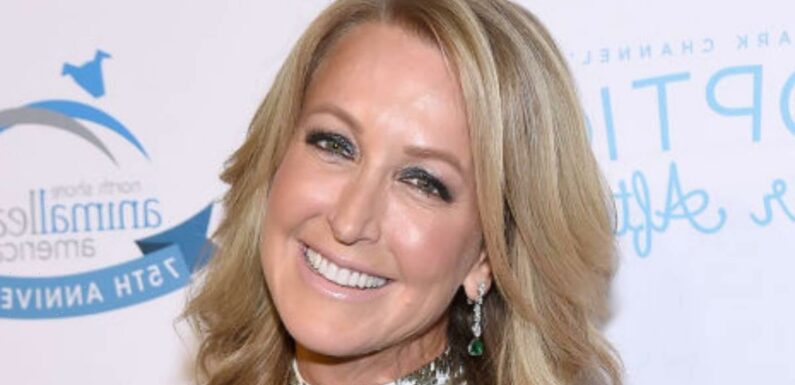 GMA’s Lara Spencer wows in ab-baring crop top and leather for stunning night out