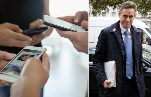 Gavin Williamson pushes to 'get rid' of phones from schools