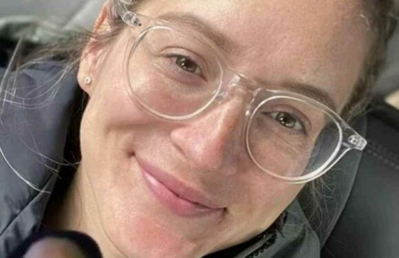 I got my make-up done for a wedding and hated it so much I cried – people say I need therapy but she made me look so old | The Sun