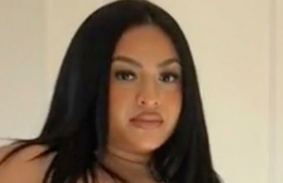 I’m plus-size – I tried on the Skims swimwear with my 2X friend, the blue two-piece reminded us of Moana | The Sun