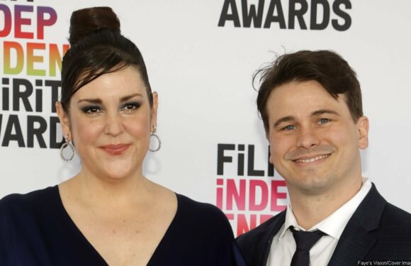 Jason Ritter Emotionally Reflects on His Alcoholism Prior to Marrying Melanie Lynskey
