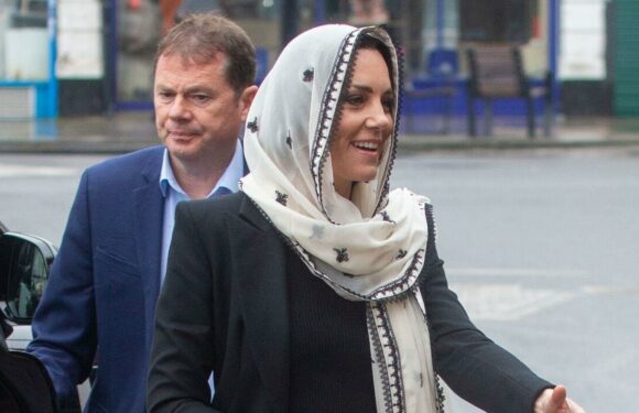 Kate wears black and white headscarf from Pakistan tour today