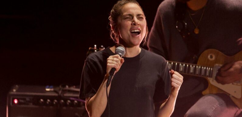 Lady Gaga fans distracted by ‘uncomfortable’ camerawork on makeup-free performance