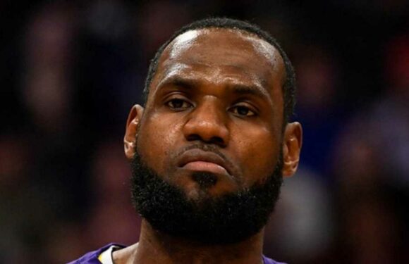 LeBron James Out At Least Three Weeks With Right Foot Tendon Injury