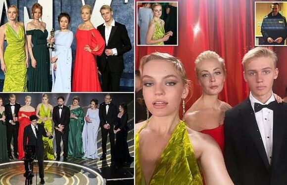 Navalny's wife, son and daughter collect Oscar for documentary