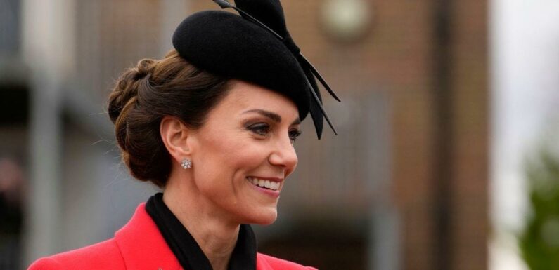 Princess Kates brooch has special link to Queen Elizabeth II