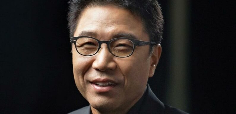 SM Entertainment Battle: Court Backs Lee Soo-Man, Blocks Kakao Share Purchase and Dilution of HYBE