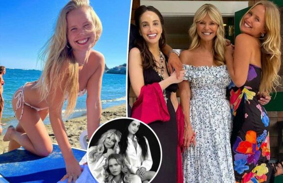 Sailor Brinkley Cook shares pics with look-alike mom Christie, sister Alexa