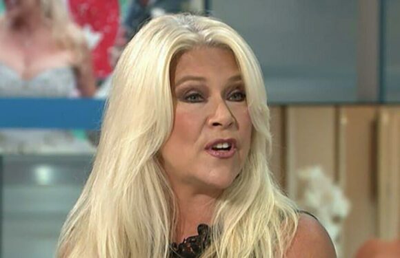 Sam Fox left heartbroken after younger sister Vanessa dies