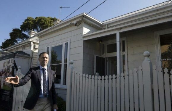 South Yarra pad sells after passing in for less than last year’s price