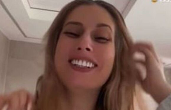 Stacey Solomon cleans ‘greasy’ hair after not washing it for 3 weeks