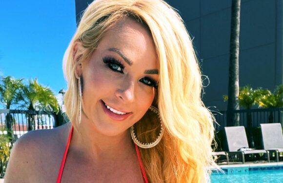 Teacher sacked for OnlyFans says crossdressers want to hire her for makeovers